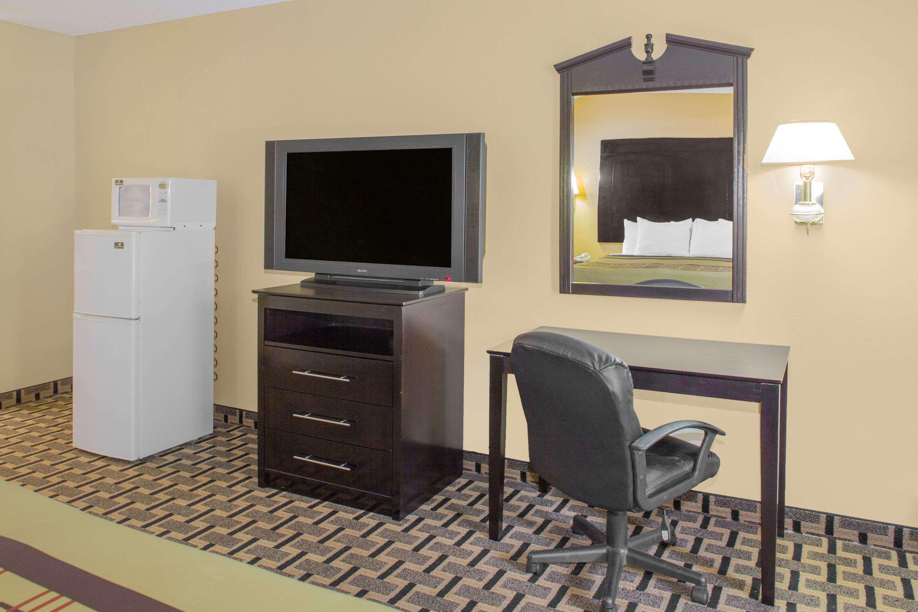 Days Inn By Wyndham אנדלוסיה מראה חיצוני תמונה